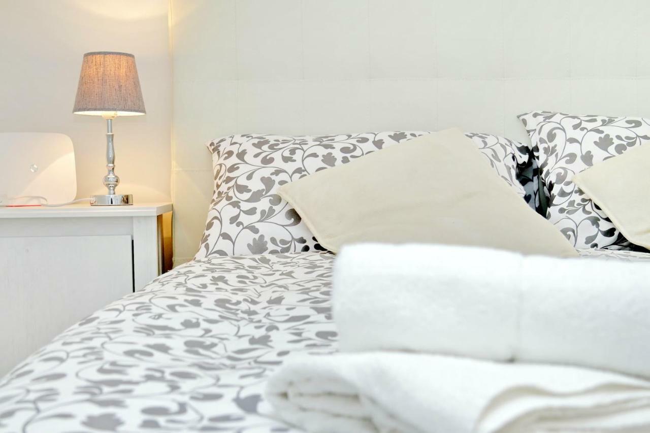 Bbhome Trastevere Station White Chic Apartment Rom Eksteriør billede